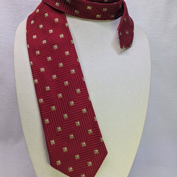 Ermenegildo Zegna Italy Red 100% Silk Geometric Tie w/ Beige Squares Design - Picture 2 of 7